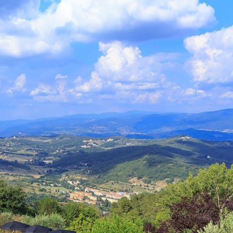 Stay in the village of Troghi, just a short drive from the centre of Florence
