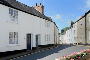 The Coastal Beauty image 12