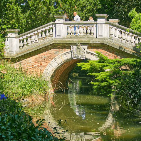 Take a picnic to nearby Parc Monceau