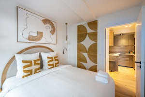 A Parisian Hideout image 3