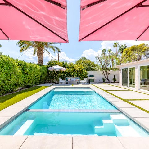 Choose between a cooling dip in the pool or soak in the Jacuzzi