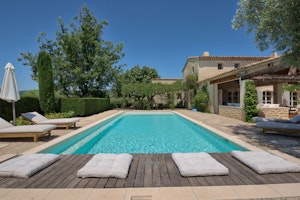 Gordes Retreat image 1