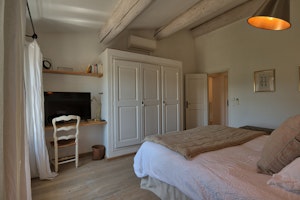 Gordes Retreat image 15