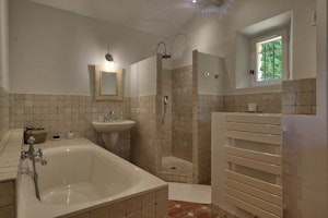 Gordes Retreat image 9