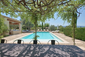 Gordes Retreat image 7