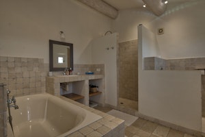 Gordes Retreat image 4