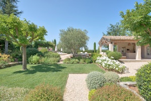 Gordes Retreat image 3