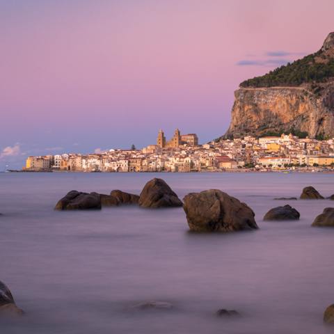 Weave your away along Sicily's stunning coastline to discover its famous seaside towns