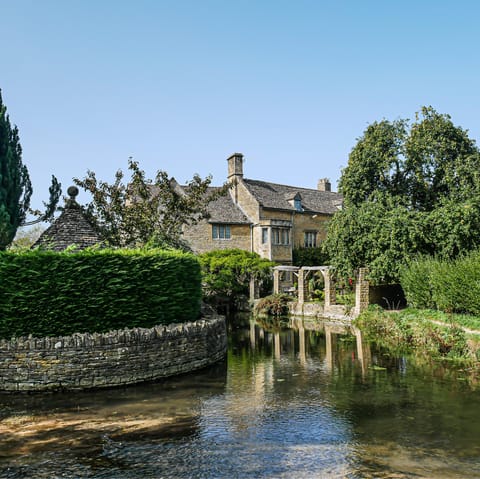 Stay in the beautiful village of Bourton-on-the-Water – after a wander, head to the local pub for lunch, a one-minute walk away