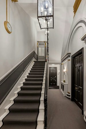 Knightsbridge Reverie image 10
