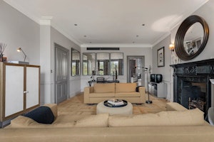 Knightsbridge Reverie image 7