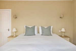 Earl's Retreat image 7
