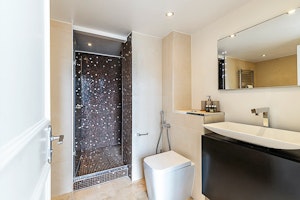 A Quiet Residence image 12