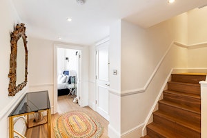 A Quiet Residence image 9