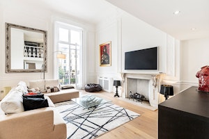 A Quiet Residence image 1