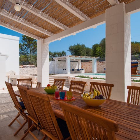 Gather your group for alfresco barbecues on the covered terrace