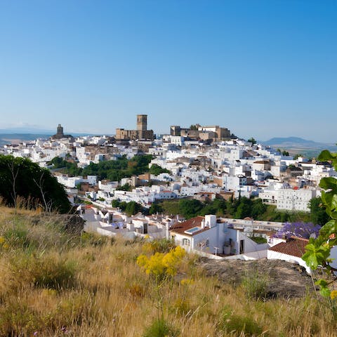 Find Arcos de la Frontera at the other end of a short drive 