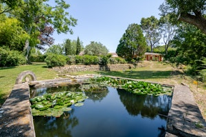 Idyllic Provençal Abode image 8