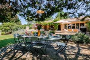 Idyllic Provençal Abode image 4