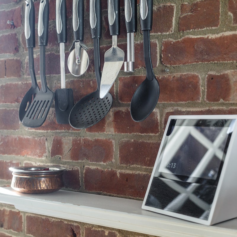 The well-equipped kitchen