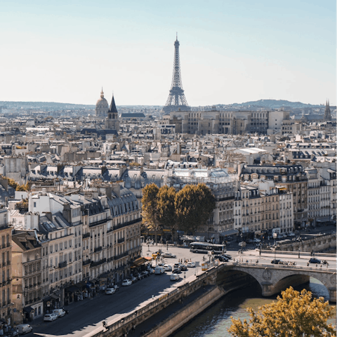 Explore beautiful Paris, including the nearby Arc de Triomphe 