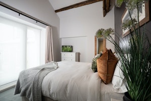 Coachhouse Cosy image 10