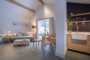 Coachhouse Cosy image 4