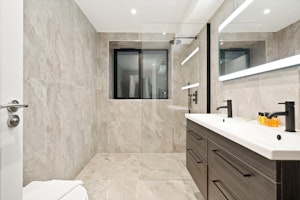 Knightsbridge Jive image 8