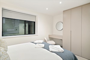 Knightsbridge Jive image 2