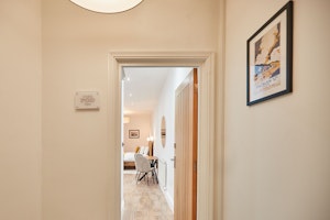 Golden Velvet image 6