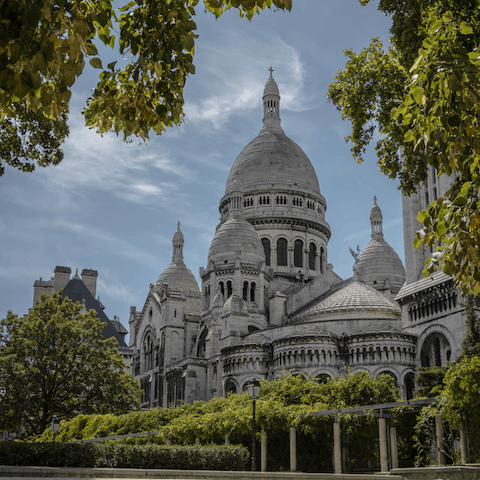 Explore the sights of Montmartre and Le Marais – both are within a thirty-minute walk
