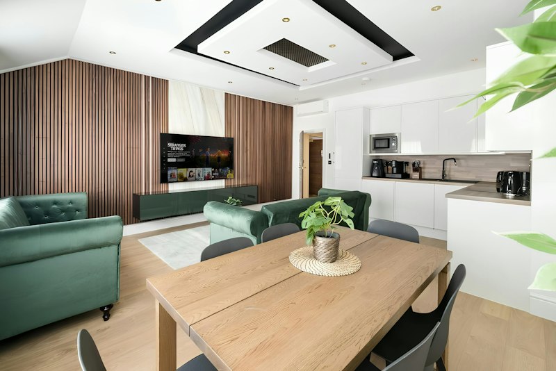 Emerald & Teak additional image