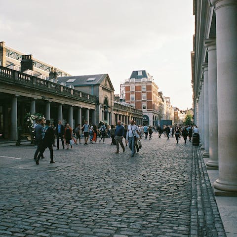 Discover the attractions of Covent Garden, just a minute's walk from your home