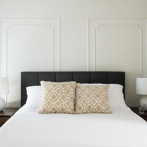 The Textured wall moulding