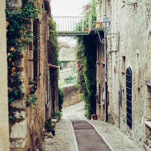 Spend the day winding through the streets of Il Poggio, minutes away