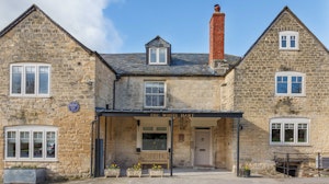 The Cotswold Inn image 1