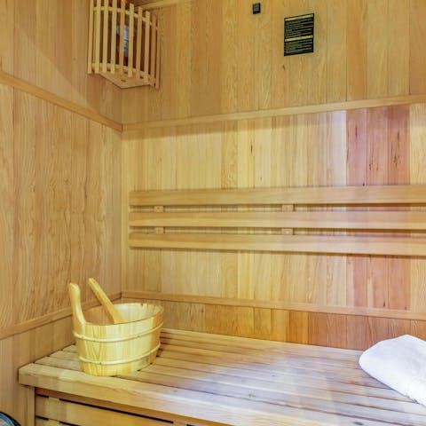 Unwind with a session in the sauna or hammam