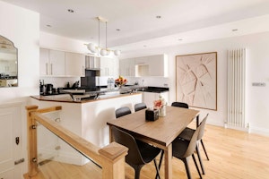 Elegant Mayfair image 14