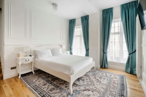 Elegant Mayfair image 12