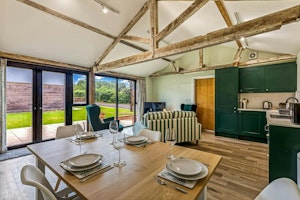 Thames & Timber image 14