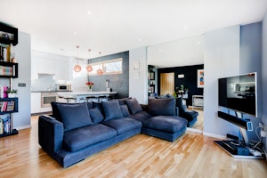 Bermondsey Blue image 8