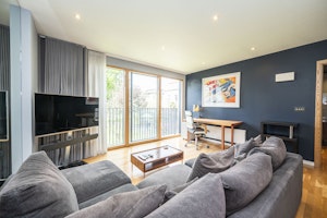 Bermondsey Blue image 5