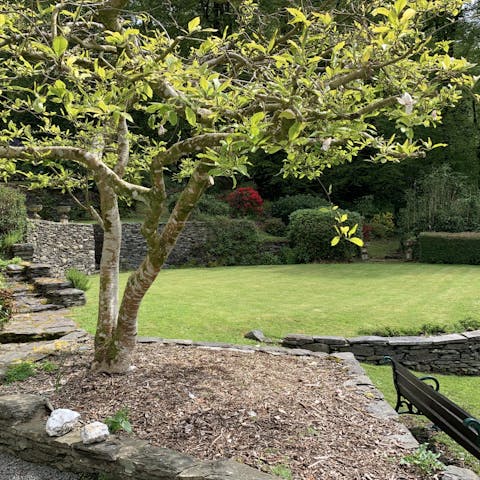 Enjoy an afternoon stroll through the shared gardens, followed by an alfresco lunch in the sunshine