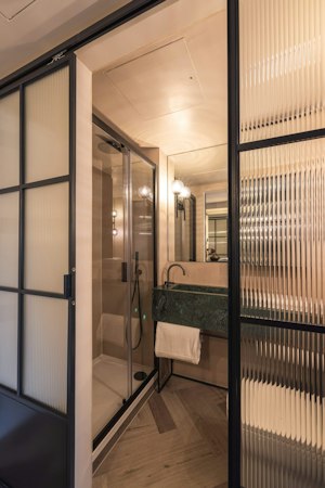 An Urban Retreat image 8
