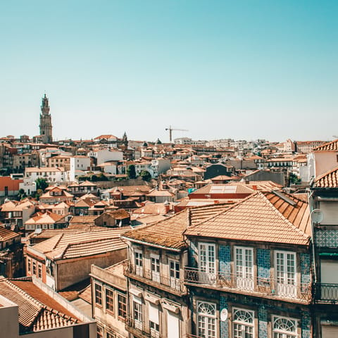 Stay in the heart of Porto, just a five-minute walk from Avenida dos Aliados