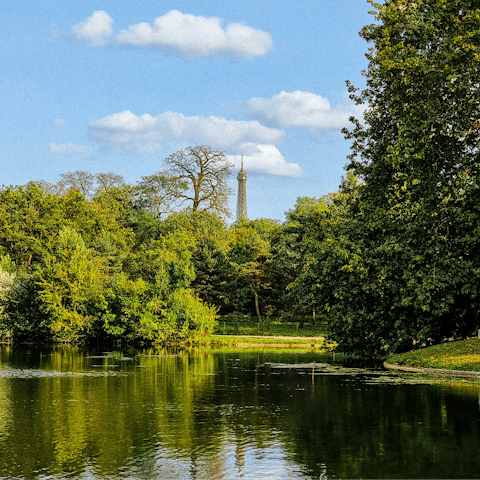 Enjoy a long stroll through nearby Bois de Boulogne