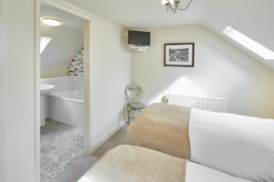 Whispering Pines Cottage image 4