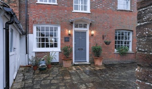 Courtyard Breakfast image 9