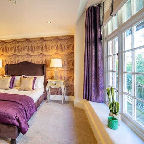 Savour morning cuppas from your bedside with views of the River Floss
