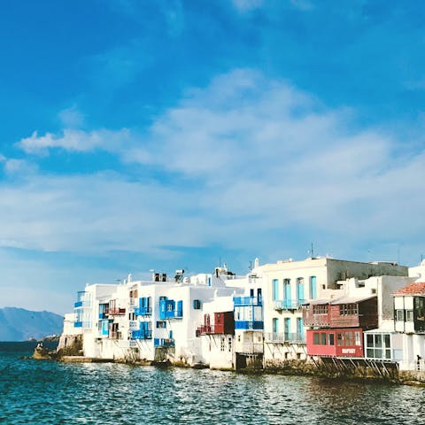 Discover the natural beauty of Mykonos – the old port is only fifteen–minutes away by car